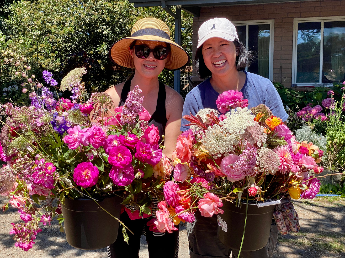 U-Cut Roses Experience Holiday Gift Card - Two Bucket Deal